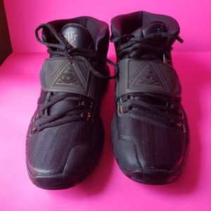 Nike Kyrie 6 shot clock triple black